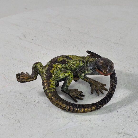 Vienna Bronze Lizard Figurine With Screws Cold Painted Green Vintage 2.5 Inches - Picture 2 of 12